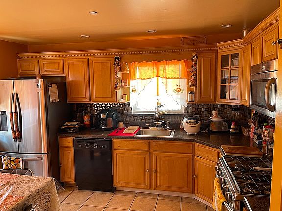 2nd image of 70 Lake Ave