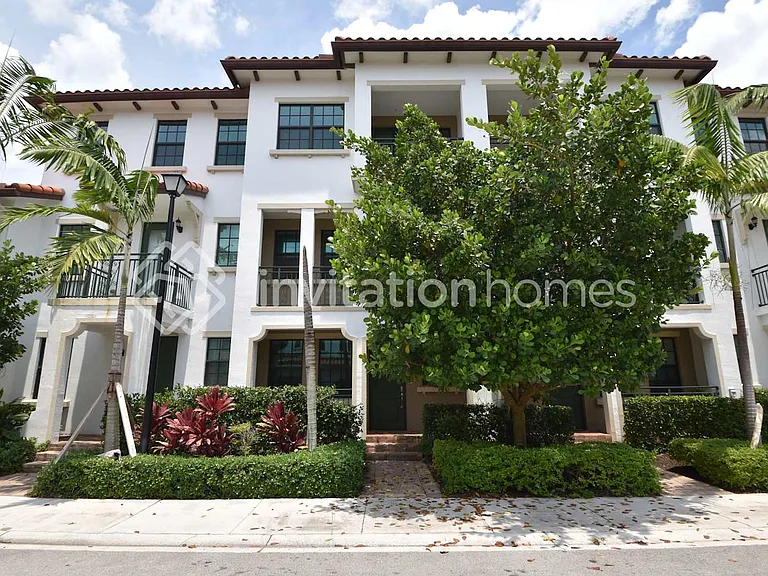 11671 SW 13th Ct — Photo 1