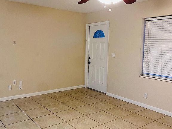 3rd image of 124 Yacht Club Dr APT 1