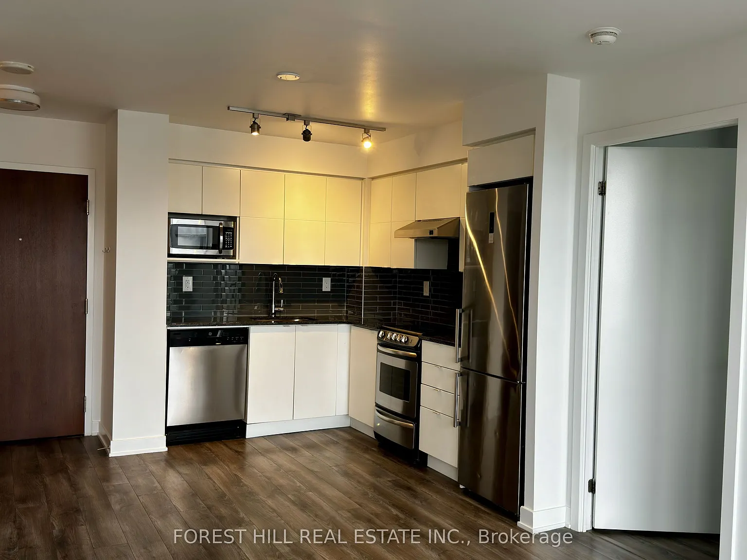 2 bed, $2,500 — Photo 1