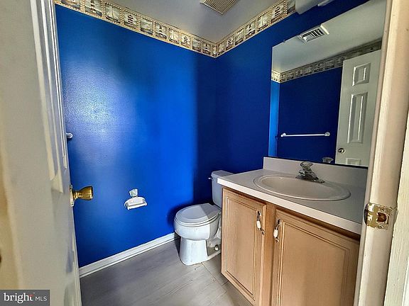5th image of 1129 School House Ln