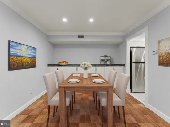 7541 Spring Lake Dr APT B1, Bethesda, MD 20817