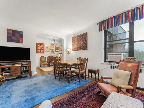 306 Mosholu Parkway image 3 of 11