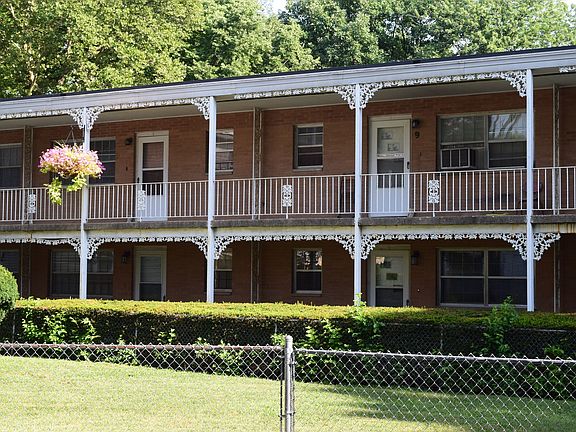 2nd image of 510 S Elm St #8