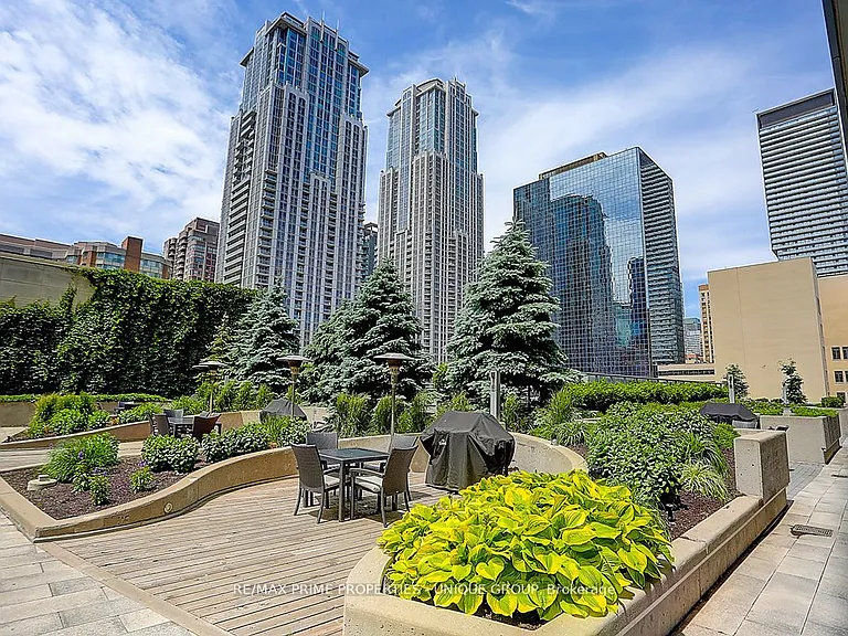 386 Yonge St #4101 — Photo 26