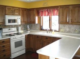 912 Ash Cir, Plymouth, WI 53073