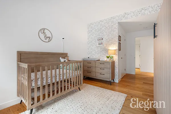 Sold by (Legacy) Elegran | media 18