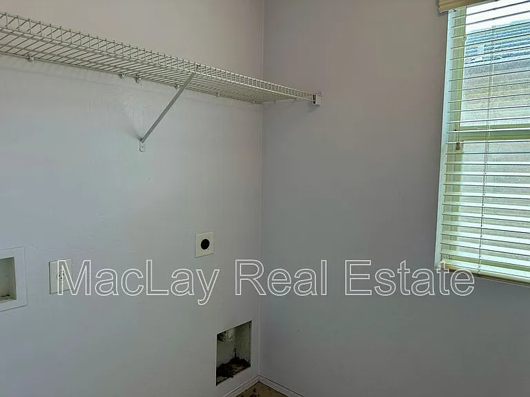 5216 W Albeniz Pl — Photo 8
