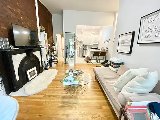 Rented by J PRESTON AND ASSOCIATES INC | media 6