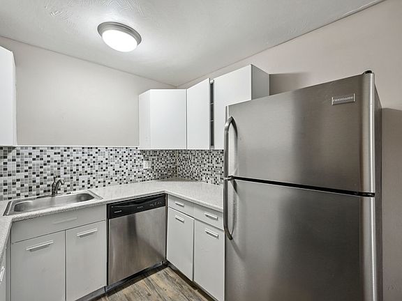 Evergreen 830 Sq.Ft.