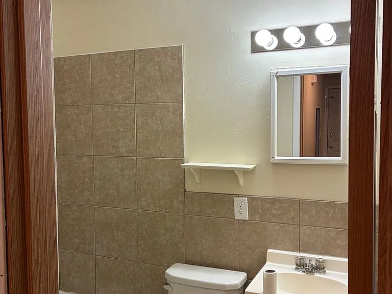 1002 W Cascade Ave — Photo 12