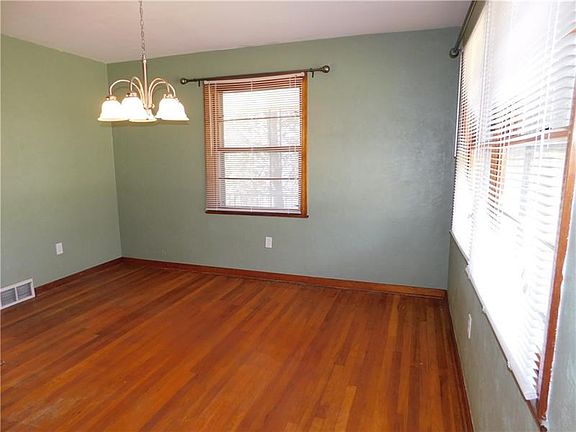 Dining room 12x11.