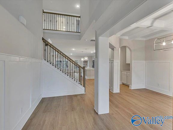 3rd image of 117 Bruce Dr