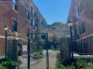 1235 W Greenleaf Ave, Chicago, IL 60626