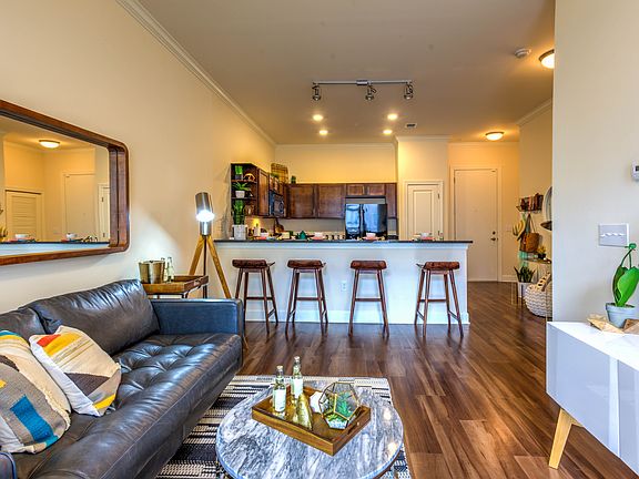 Lake Lofts at Deerwood Apartments in Jacksonville, FL