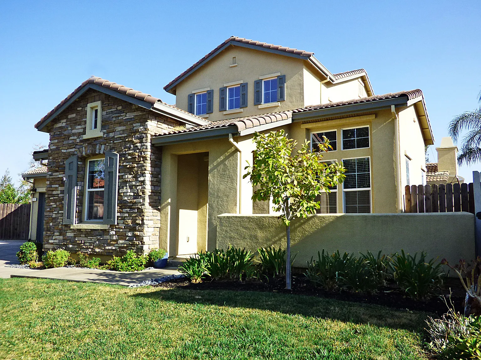 1320 Beaver Creek Dr photo 1