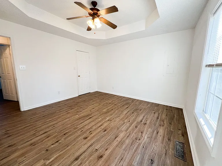 438 Cranklen Cir — Photo 17