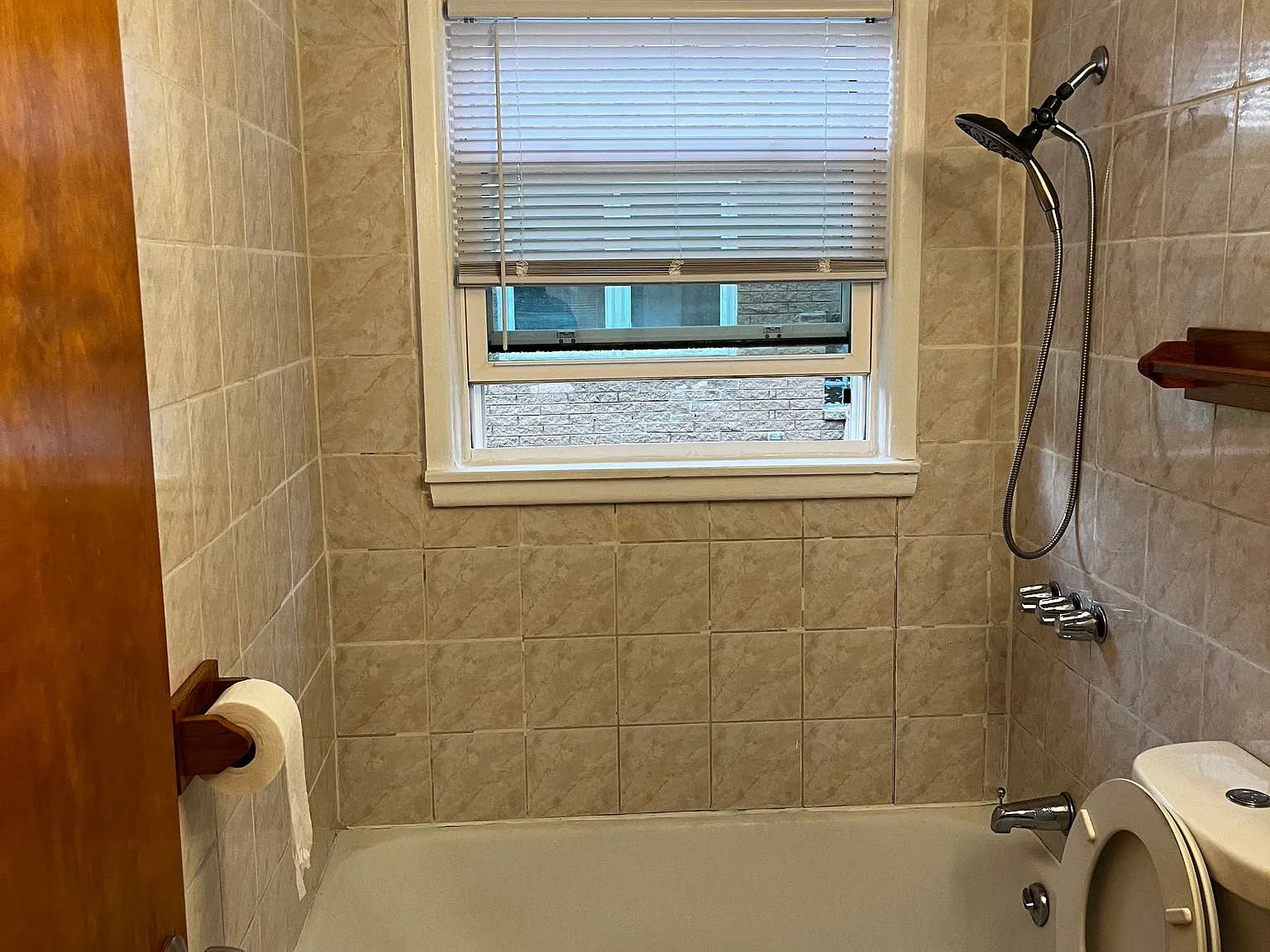 3 bed, 1100 sqft, $1,300 — Photo 2