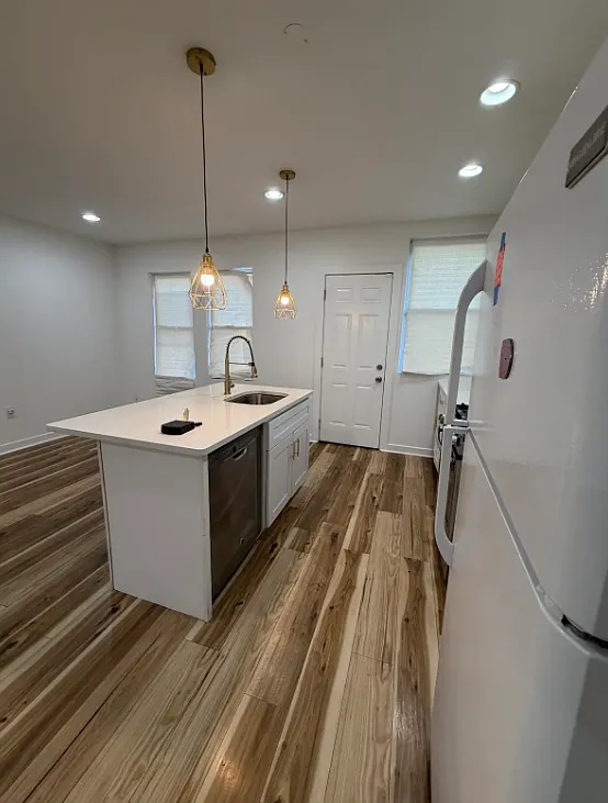 3 bed, 1.5 bath, 1224 sqft, $1,695 — Photo 3