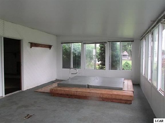 4th image of 51 S Crestview Dr