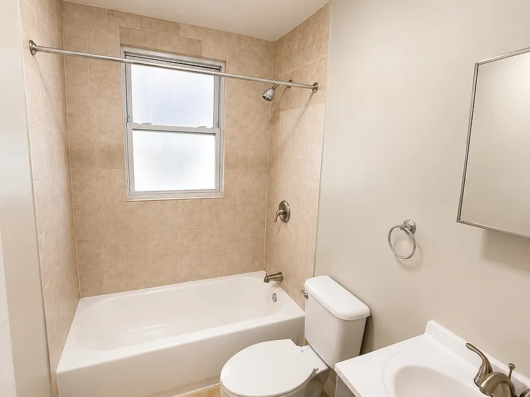 247 Amherst St #1L — Photo 2