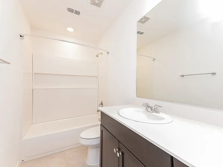 1536 Highbridge Blvd — Photo 12
