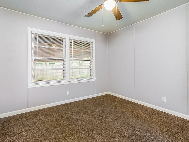 1828 S Hiram Ave — Photo 4
