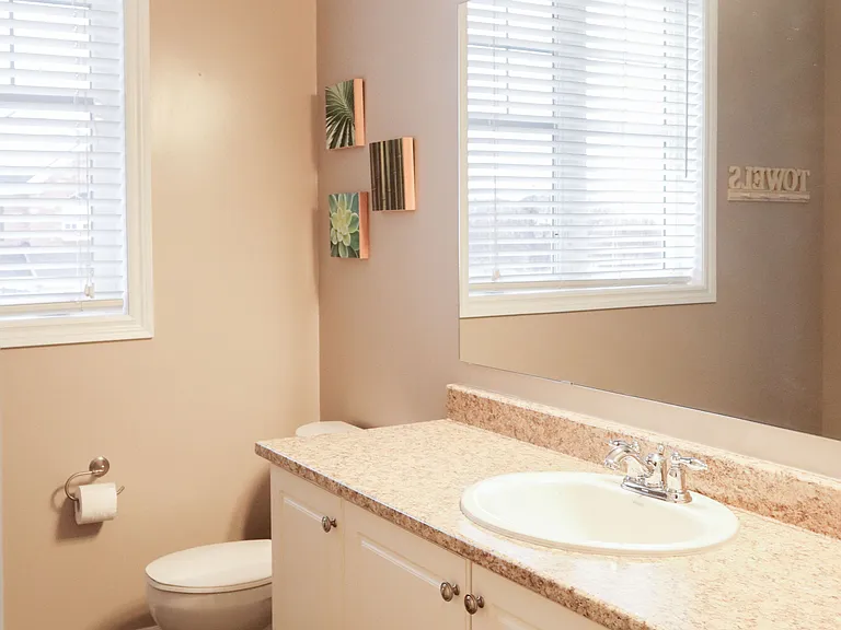 602 Rosehill Ave — Photo 6