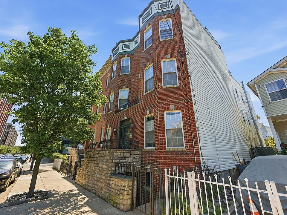 1st image of 83 Maple #3R