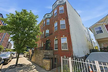 83 Maple Street, #3R
