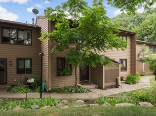 365 W Eagle Lake Dr, Maple Grove, MN 55369