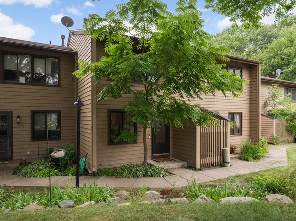 365 W Eagle Lake Dr, Maple Grove, MN 55369