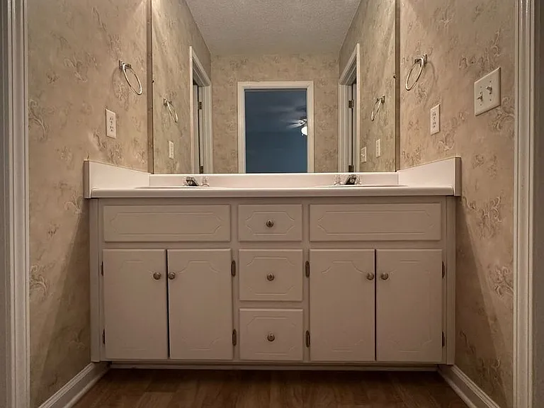 118 S Springview Dr — Photo 14