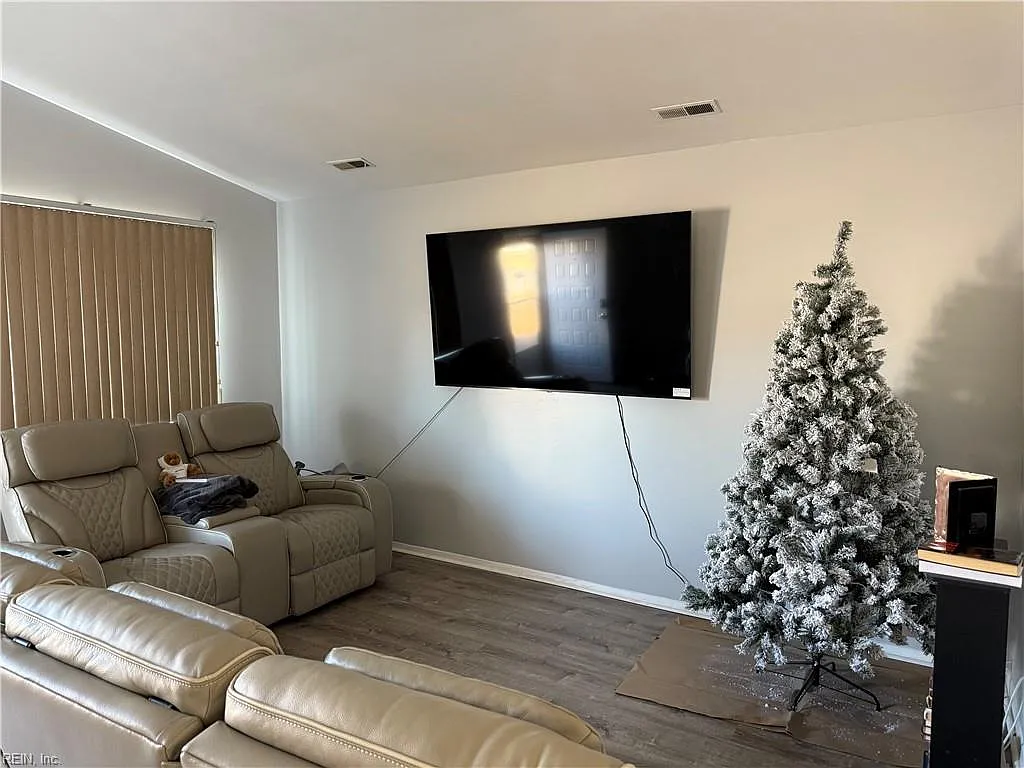 4 bed, 2.0 bath, 1508 sqft, $2,300 — Photo 3