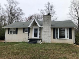 685 Middle School Rd, Skipwith, VA 23968