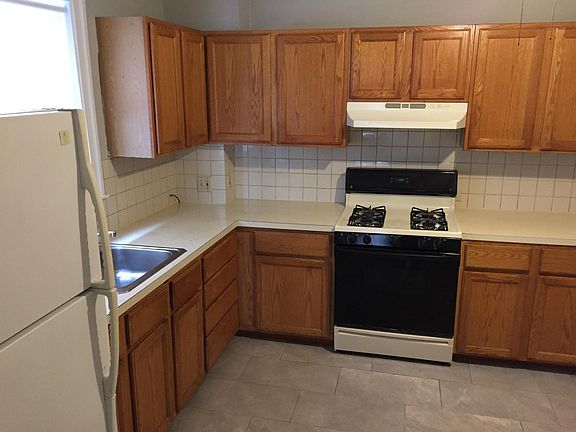 5th image of 1026 W Lafayette St