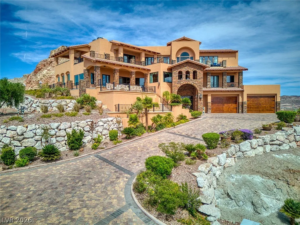 5 bed, 8.0 bath, 7980 sqft, $29,950 — Photo 1