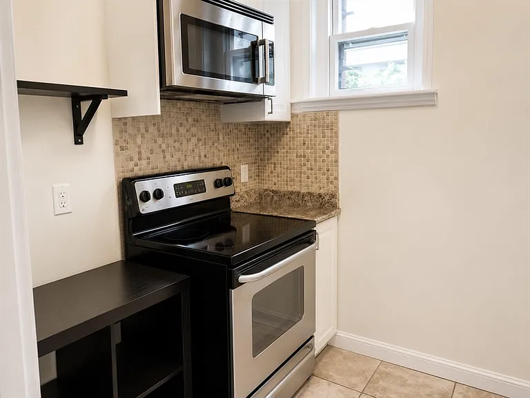 119 Park St #6 — Photo 6