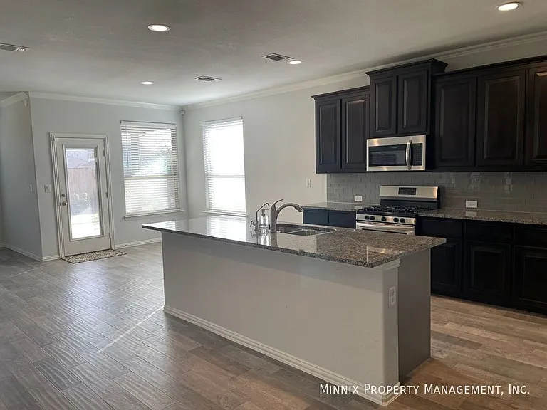 1219 Pavilion Pkwy — Photo 4