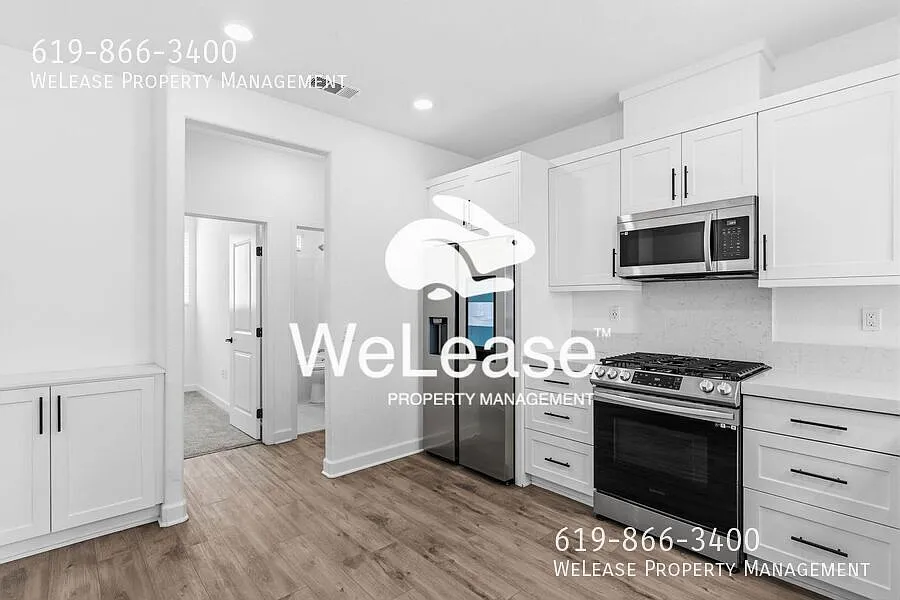 Half-Off the first month's rent!! Modern fully equipped 3 bed, 3 bath home! — Photo 2