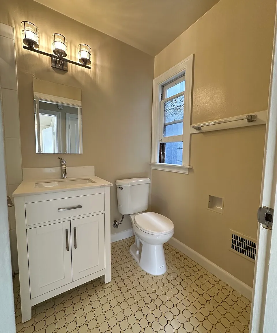 1 bed, 900 sqft, $1,745 — Photo 4