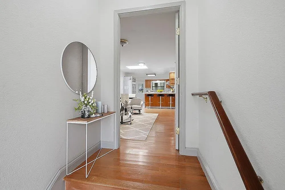 3 bed, 1318 sqft, $5,250 — Photo 2