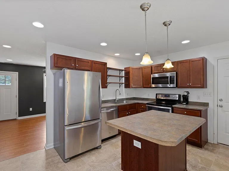 117 Brians Woods Rd — Photo 6