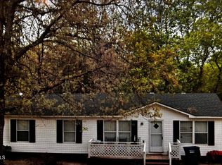 1017 Dunvegan Dr, Raeford, NC 28376