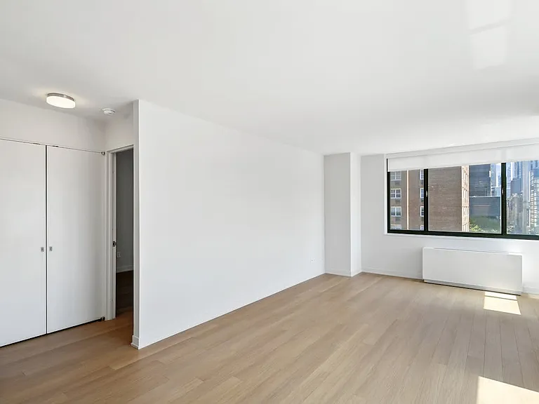 Columbus Pl #S12B — Photo 8