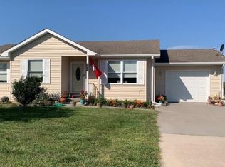 616 French St, Carson, IA 51525