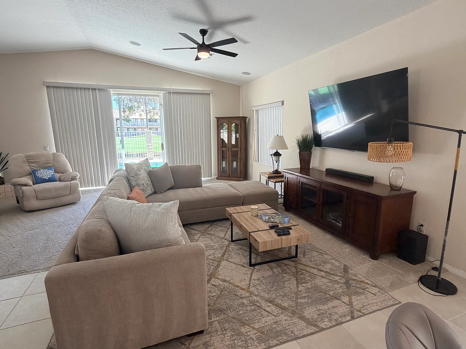 3 bed, 1900 sqft, $4,000 — Photo 3