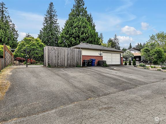 3rd image of 4733 S 164th Street