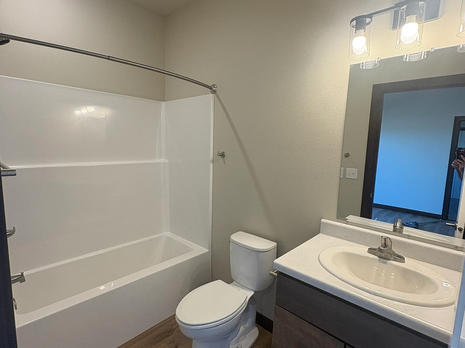 3 bed, $1,850 — Photo 4