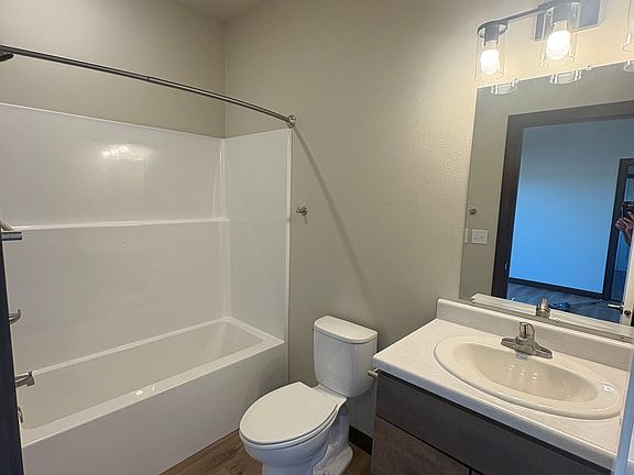 4th image of 900 18th St NE #3